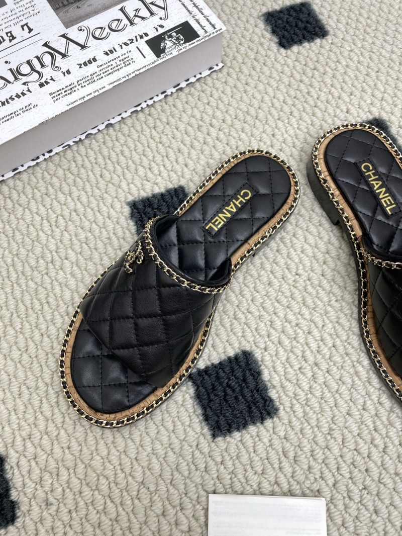 Ch**el slippers